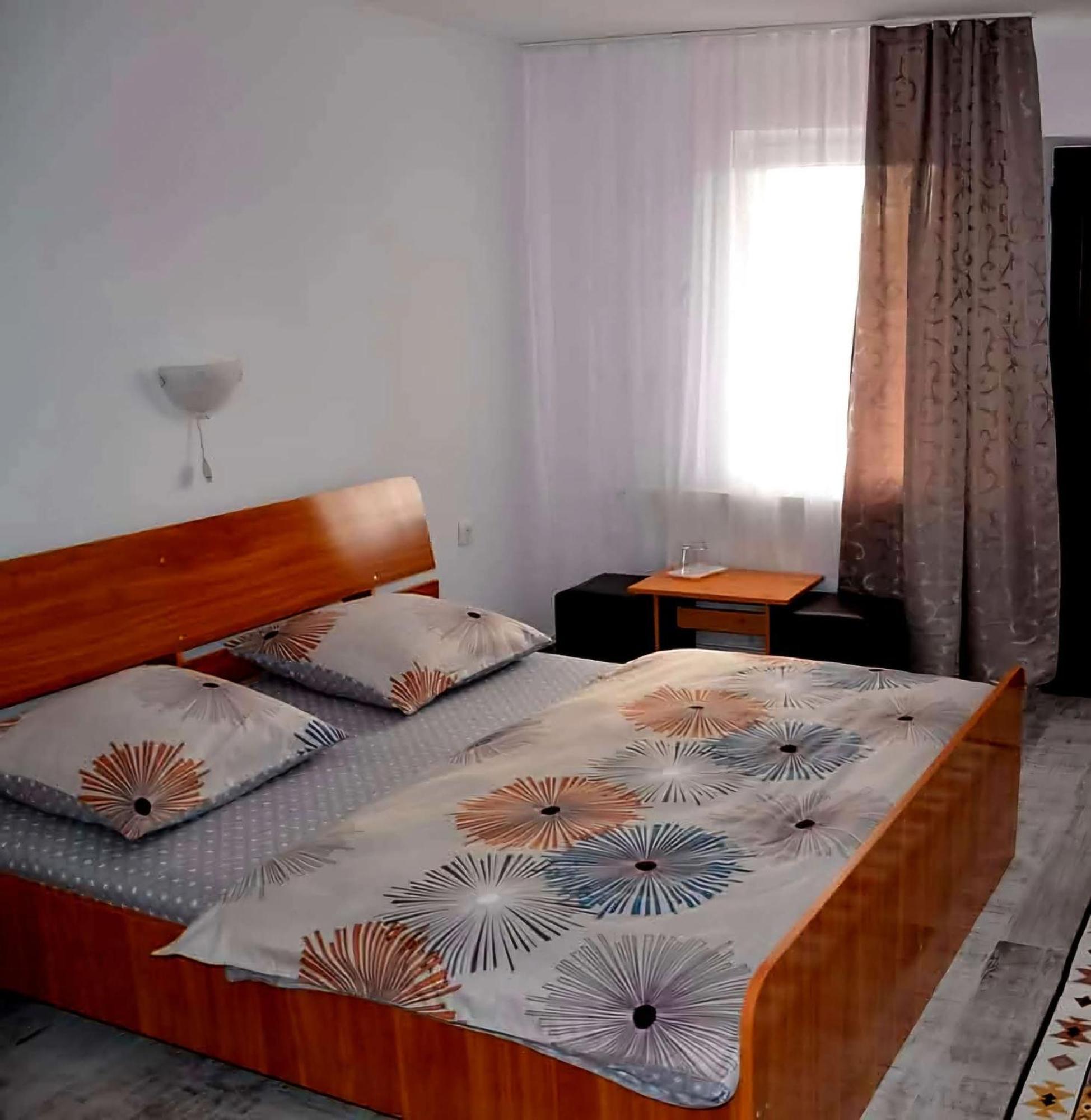 Cris & Mona Hotell Săpînţa Exteriör bild