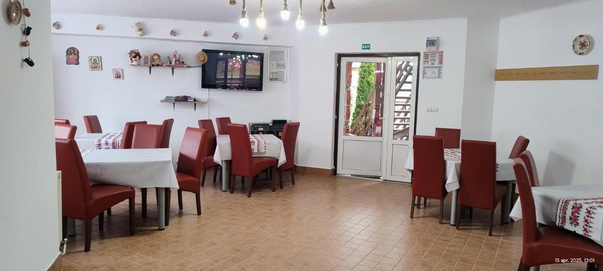 Cris & Mona Hotell Săpînţa Exteriör bild