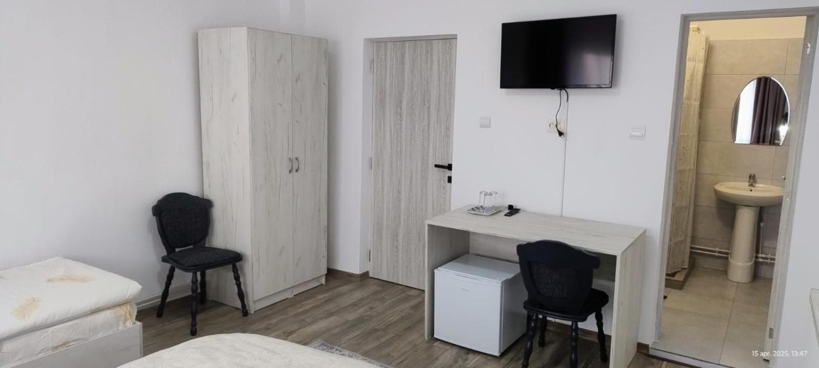 Cris & Mona Hotell Săpînţa Exteriör bild