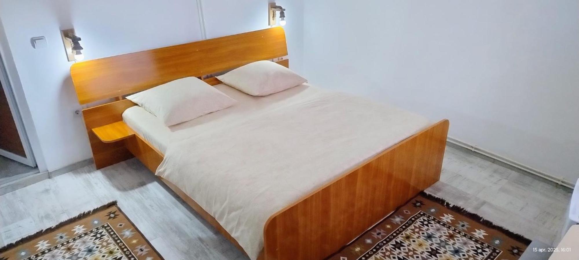 Cris & Mona Hotell Săpînţa Exteriör bild